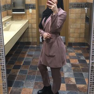 2 piece suit in Mauve